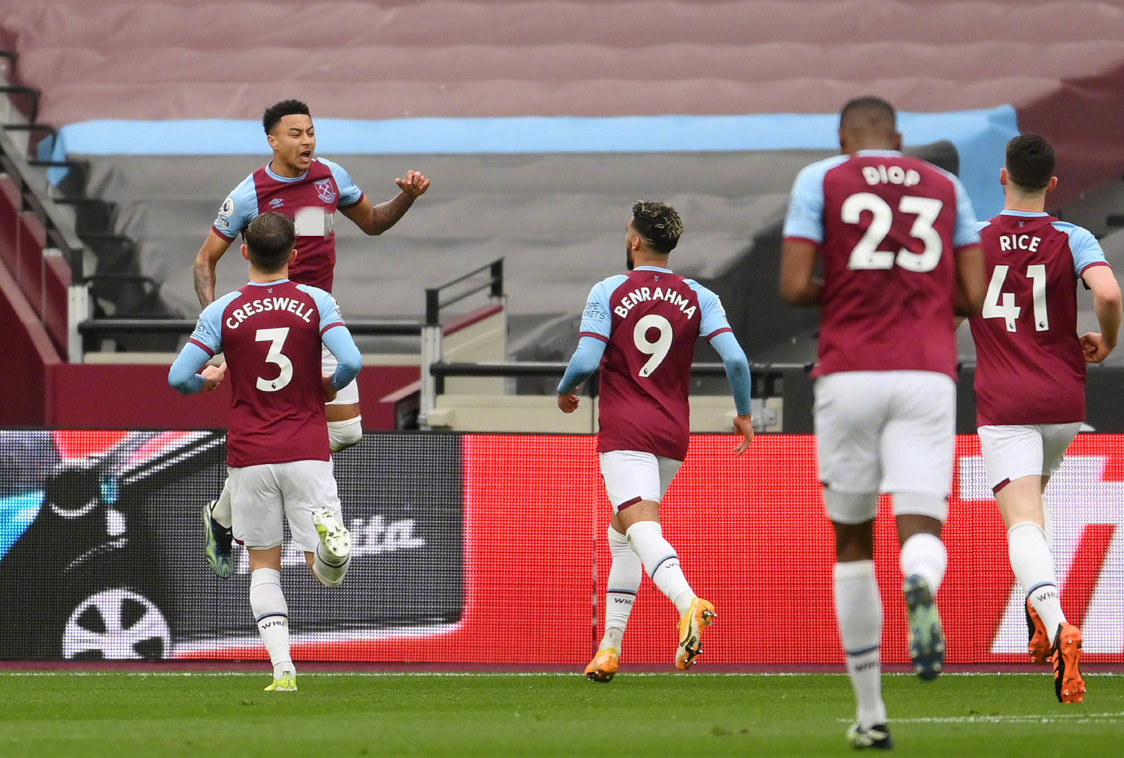 把足球游戏 把足球游戏